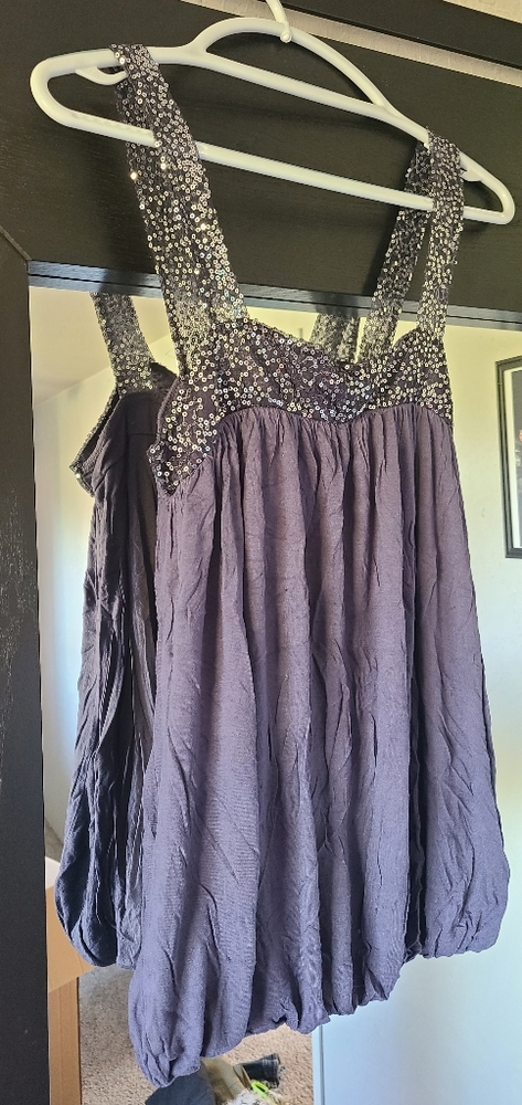 Sequin tank